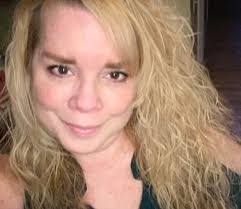 Erin Leone's Instagram, Twitter & Facebook