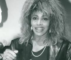 Darlene Love with a killer performance of "River Deep Mountain High"