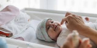 Viele babys leiden unter milchschorf, der sich zu neurodermitis entwickeln kann. Neurodermitis Beim Baby Das Hilft Am Besten