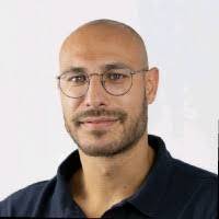 70+ perfiles de «Airam González»