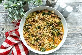 Using this recipe i altered it to fit the way my father used to make it which was to simmer the cannellini beans in chicken broth and mix the entire mixture in a baking dish with day old bread. Escarole With White Beans Sausage Italian Food Forever
