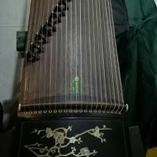 Jika ditinjau dari fungsinya di dalam musik, alat musik kecapi terdiri dari dua jenis, yakni kecapi indung dan kecapi rincik. Jual Alat Musik Tradisional Kecapi Guzheng Musik Media Alat Di Carousell