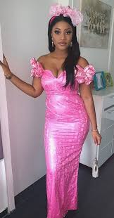 Model bazin 2019 femme : 260 Idees De Bazin Model En 2021 Tenue Africaine Mode Africaine Robe Africaine