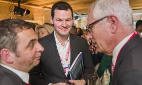 Comment ce surdoué de la communication, droit dans ses bottes de. Pierre Maudet Debriefe Davos Pour Radio Lac Radio Lac