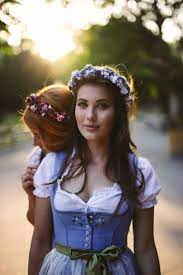 Um diesen effekt zu munchen kurze haare und auf der suche nach einer wiesn frisur die zum dirndl passt. Haarschmuck Zur Tracht Die Schonsten Accessoires Fur Deine Dirndlfrisur