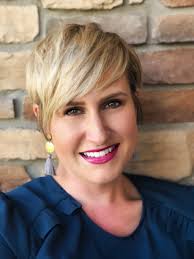 Kelli Morris's Instagram, Twitter & Facebook