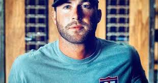 From "Redneck Island" to Riverfest: Riley Green to play the Decatur  festival