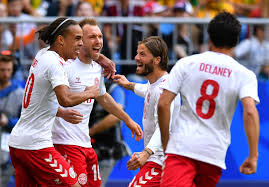 منتخب الدنمارك يدخل مواجهه اليوم وهو بعتبره المستضيف الان ملعب علي الجانب الاخر منتخب فنلندا هو الطرف الثاني في مباراه اليوم وهي المباراه الاولي. Ù„Ø§Ø¹Ø¨Ùˆ Ù…Ù†ØªØ®Ø¨ Ø§Ù„Ø¯Ù†Ù…Ø§Ø±Ùƒ ÙŠÙ‡Ø¯ÙˆÙ† Ø²Ù…ÙŠÙ„Ù‡Ù… Ø±Ø­Ù„Ø© Ø³Ø±ÙŠØ¹Ø© Ø¥Ù„Ù‰ Ø¨Ù„Ø§Ø¯Ù‡ Ù„Ø±Ø¤ÙŠØ© Ù…ÙˆÙ„ÙˆØ¯ØªÙ‡