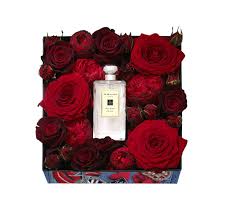 Jo malone has been one of britain's successful perfume companies for over 20 years. Jo Malone Valentine S Day Gift Box 2017 Red Roses Glamour Uk