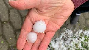 Heftiger hagel schlägt in den ammersee| br24. Tischtennisball Grosse Hagelkorner Unwetter In Oberbayern Br24