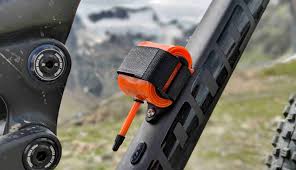 Zine Tube Cage Strap Mount Halterung Fur Schlauch Zubehor Mtb News De Schlauch Halterung Halte Durch