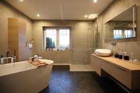 Badezimmer Wandflachen Mit Terra Stone Und Designbodenbelag Mit Objectfloor Domestic Moderne Badezimmerideen Badezimmer Innenausstattung Badezimmer Klein