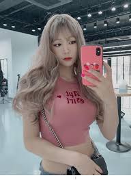 지난 2017년에 아프리카tv에서 방송을 시작하면서 단기간에 애청자가 6만명에 오를만큼 엄청난 사랑을 받았는데, 공식방송에 출연한 이후 아래와 같은 글을 남기고 은퇴를 선언했죠. ë¹›ë² ë¦¬ ì´í˜¼ ë‚¨íŽ¸ê³¼ ì´í˜¼í•˜ê² ë‹¤ ë°©ì†¡ì—ì„œ ê³µê°œ í›„ ë°˜ì'