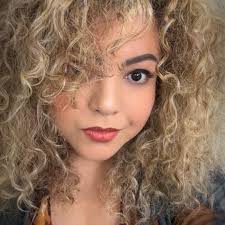 Any recommendations for a professional wallpaper applicator?