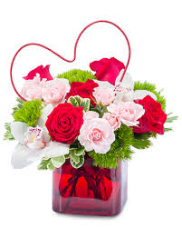 Heart Full Of Love Flower Arrangement Valentines Flowers Valentine Flower Arrangements Valentine S Day Flower Arrangements