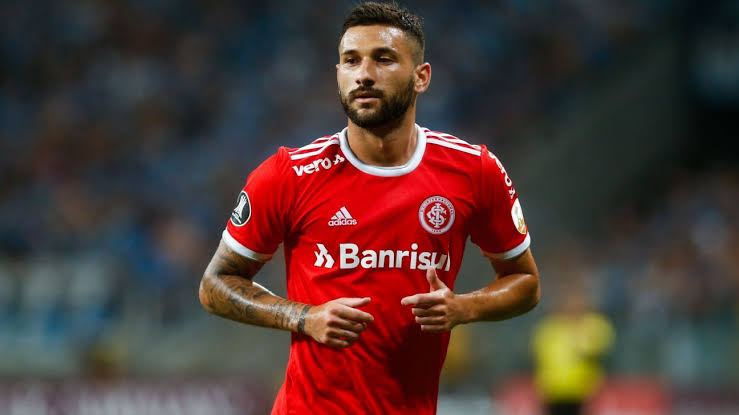 Remo negocia contratação de ex-meia do Inter para 2025