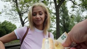Euro blonde agreed to give a blowjob for money - HD Porn Tube