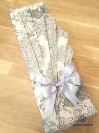 Kado untuk sahabat menjadi apresiasi serta bentuk perhatian dalam bentuk barang yang memiliki nilai. 14 Ide Antara Sahabat Dan Cinta Di 2021 Bungkus Kado Bungkus Kado Kreatif Kreatif