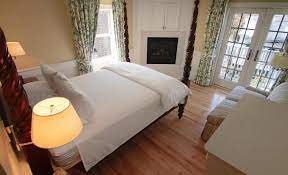 Compara precios y encuentra las mejores ofertas para the crown and anchor inn, provincetown (massachusetts), en kayak. Anchor Inn Beach House Bed Breakfast Provincetown