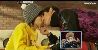 Cảnh phim secret garden này thực chất cũng là một phiên bản parody của các thành viên nhóm big bang thực hiện năm xưa. T O P Kisses G Dragon On Secret Garden Parody Gd And Top Colorful Flower Beds Garden Styles