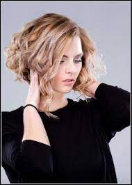 Frisuren Kurz Stufig Locken Frisuren Damen Damen Frisuren Kurz Locken Stufig Medium Hair Styles Long Bob Hairstyles Hair Styles