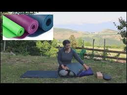 Bref, un petit nettoyage une fois de temps en temps, ça fera du bien à votre tapis, et à votre visage la prochaine fois qu'il s'étalera sur le tapis. Comment Choisir Son Tapis De Yoga Namaste Yoga Grenoble Youtube