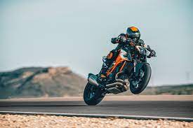 The ktm duke 690 information: Naked Bike