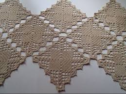 Caminho De Mesa Grande De Croche Croche Trilho Caminho Mesa Square Bead Crafts Diy Crochet Granny Square Tutorial Crochet Doily Rug