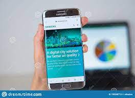 The contents of a course in a field with coloured background are recommended requirements for. Sitio Web De La Compania De Siemens En La Pantalla Del Telefono Foto Editorial Imagen De Tenencia Celular 150268716