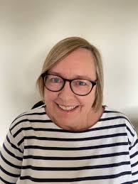 Katie Batchelor's Instagram, Twitter & Facebook