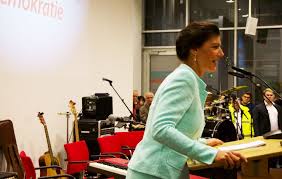 Ein bisschen größenwahnsinnig eine analyse von tobias becker. Woke Oder Wagenknecht Ruhrbarone