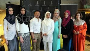 Instagram betty rahmad & instagram erma fatima adik sutradara erma fatima, betty rahmad menjelaskan situasi sebenar mengapa. Umie Aida Mahu Erma Fatima Bade Pertahankan Rumah Tangga Hiburan Mstar