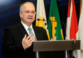Ministro do stf acatou recomendação da pgr, segundo a qual versão sobre distribuição de us$ 300 mil em propina a calheiros não se confirmou. Dilma Indica Jurista Luiz Edson Fachin Para O Supremo Agencia Brasil