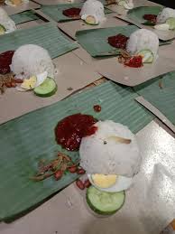 Mana ada lg nasi lemak bungkus daun pisang harga 50sen.kalau kt kampung2 ada la.tu pun jenuh gak nak mencari. Dy Corner Nasi Lemak Daun Pisang D Y Adalah Pilihan Facebook