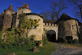 Chateau De Ceint D Eau Figeac Chateau Eau