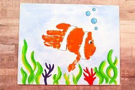 Easy drawing ideas there are many approaches and methods that you can use to develop different drawing ideas and techniques. Easy Fun Handprint Fish Craft For Kids