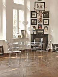 Mobilier Transparent Traits D Co Magazine En 2020 Table A Manger Transparente Table Salle A Manger Tables A Manger Carrees