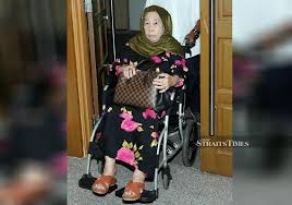 Jamaluddin was the member of parliament for rompin and the chairman of pr1ma while azlin was the principal. Jamaluddin Jarjis Mom Two Grandkids Fail To Reach Settlement