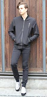 Men's fashion and outfit ideas for inspiration.#mensfashion. Trendzoom Bomberjacke Fur Manner Engelhorn Journal