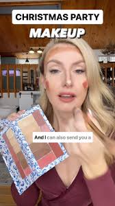 Go to lovealwayslaura.com for the all in one makeup compact details! 😍🎄  Clearly I got distracted by the dog staring at me and put