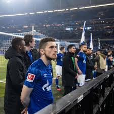 Schalke 04 ging im derby gegen borussia dortmund mit 0:4 unter © 2021 getty images. Schalke Fans Nordkurve Sorgt Fur Gansehaut Doch Im Team Ist Die Euphorie Weg Schalke 04