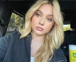 She is not dating anyone currently. Alabama Barker 14 Facts About Travis Barker S Daughter You Need To Know Popbuzz