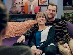 Een jaar geleden stonden bab buelens (23) en vincent banic (29) voor het eerst samen op de set van familie. Deze Twee Actrices Moeten Aan Het Einde Van Het Seizoen Van Familie Vertrekken Redactie24