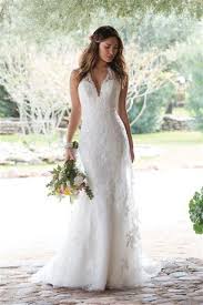 Lace Wedding Dress Weddinggown Laceweddingdresses Sweetheartgowns Plungingneckline Weddingdr Destination Wedding Dress Wedding Dresses Wedding Dress Store