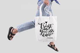 I thought this would look great with gold foil on a black tote. Pin On Debs Diy Craft Ideas