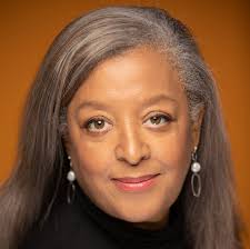 Diane Hinds's Instagram, Twitter & Facebook