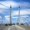 Jembatan yang menjadi landmark kota surabaya ini menghubungkan dua pulau yakni jawa dan madura. 1