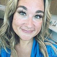 Lyn Pierce's Instagram, Twitter & Facebook