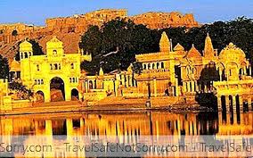 Tempat ini dianggap sebagai tempat yang magis dan di dalamnya terdapat kehidupan bahkan hingga sekarang. Tempat Bersejarah 12 Di Rajasthan Yang Akan Mengambil Anda Kembali Ke Masa Yang Mulia 2021