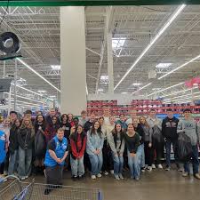 What an amazing day at the Magic Valley Student Leadership Day! Our  students were busy making a difference in the community by: 🍽️ Helping out  with food boxes and gift wrapping at